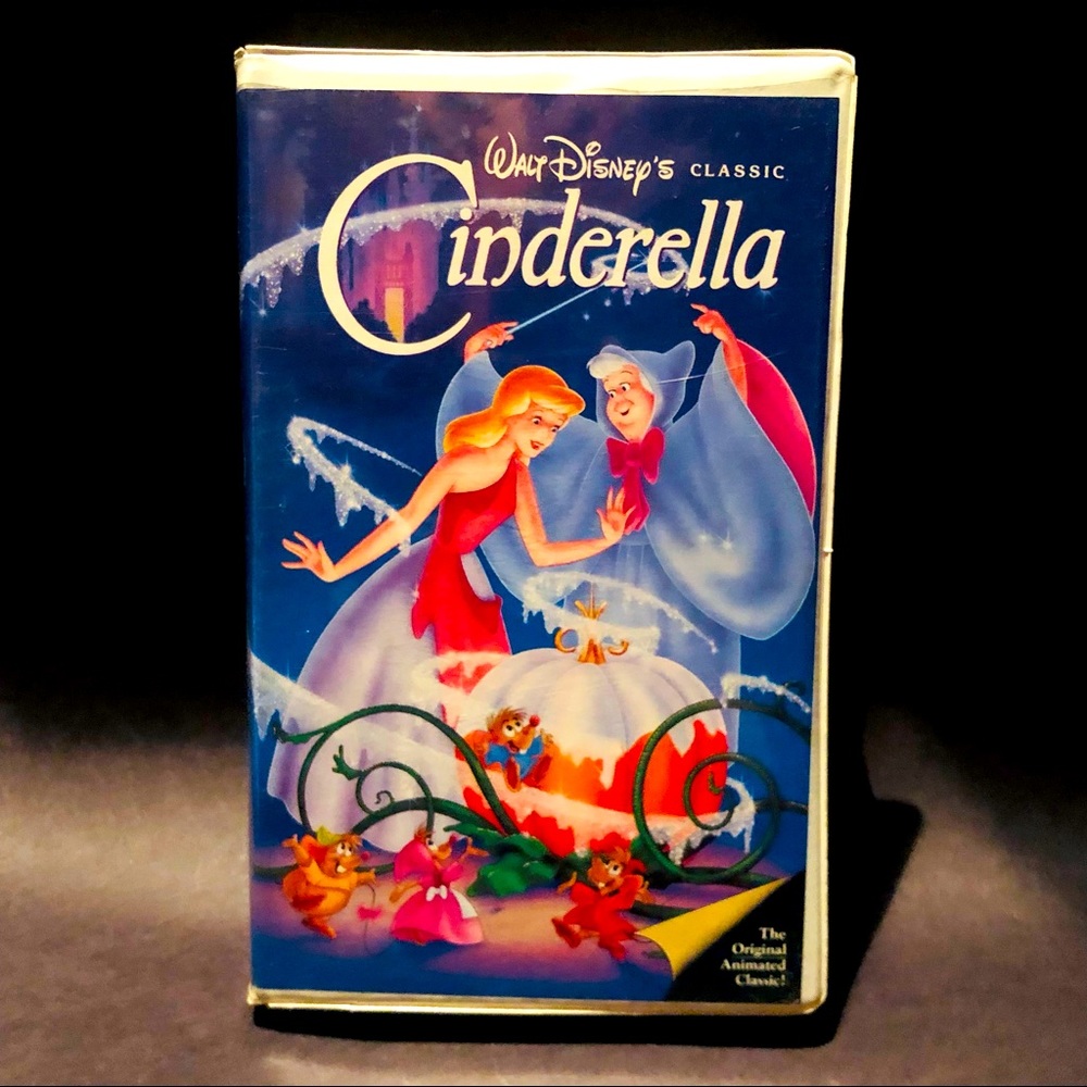 Walt Disney Home Video  CINDERELLA  VHS ( black diamond edition).